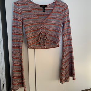 Bell-sleeved cropped sweater